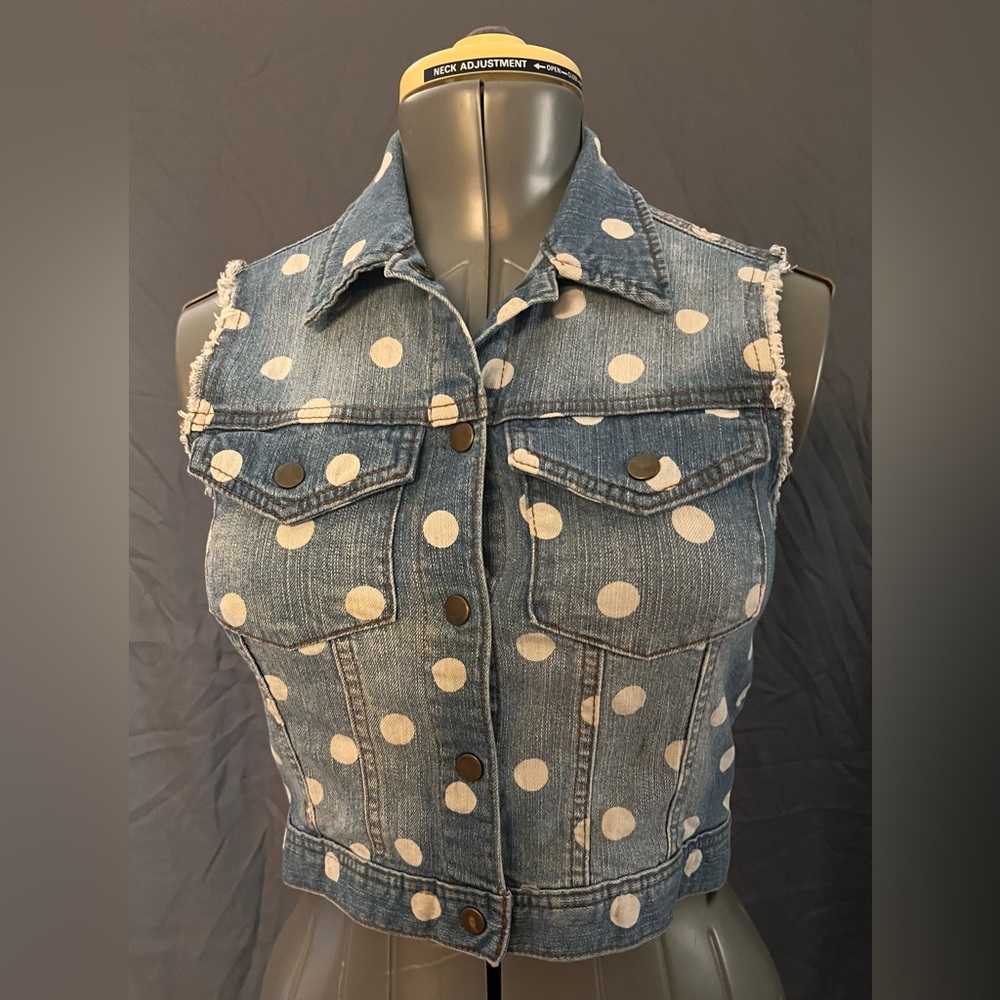 Forever 21 Jean denim vest with white polkadots. Super cute.